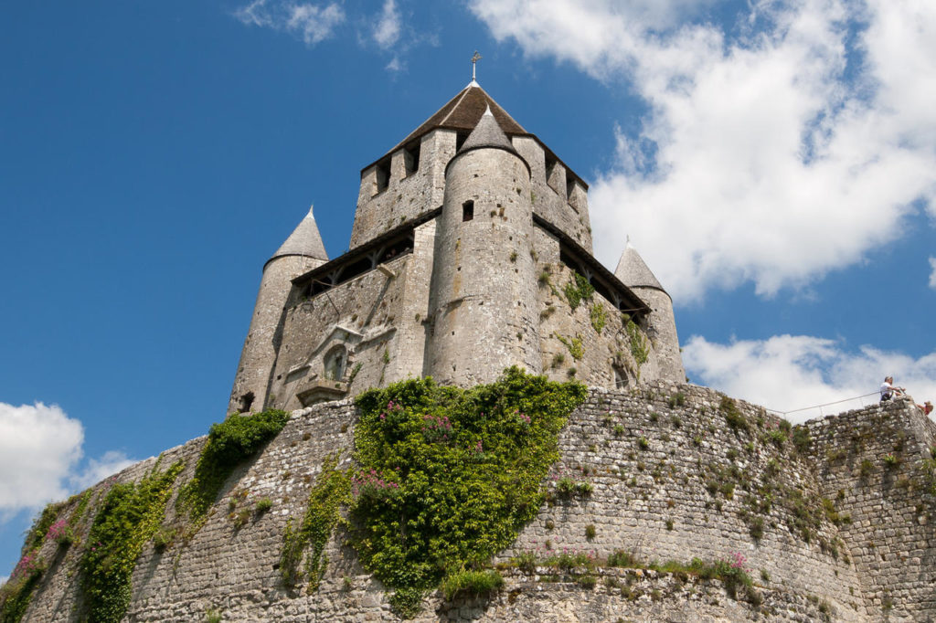 Une image contenant ciel, extérieur, roche, bâtiment
Description générée automatiquement