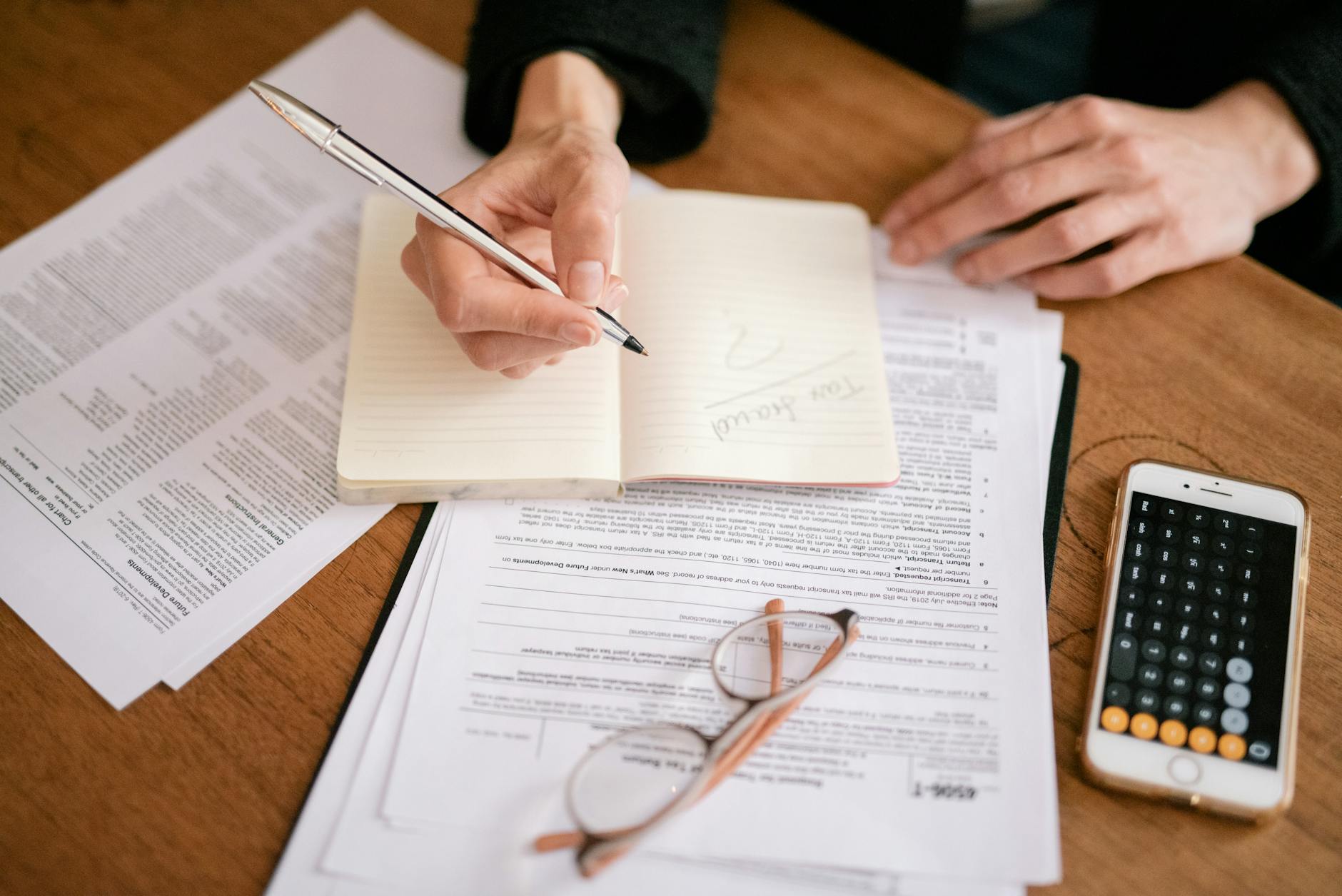 Notaire calculant les droits de succession sur contrat de capitalisation