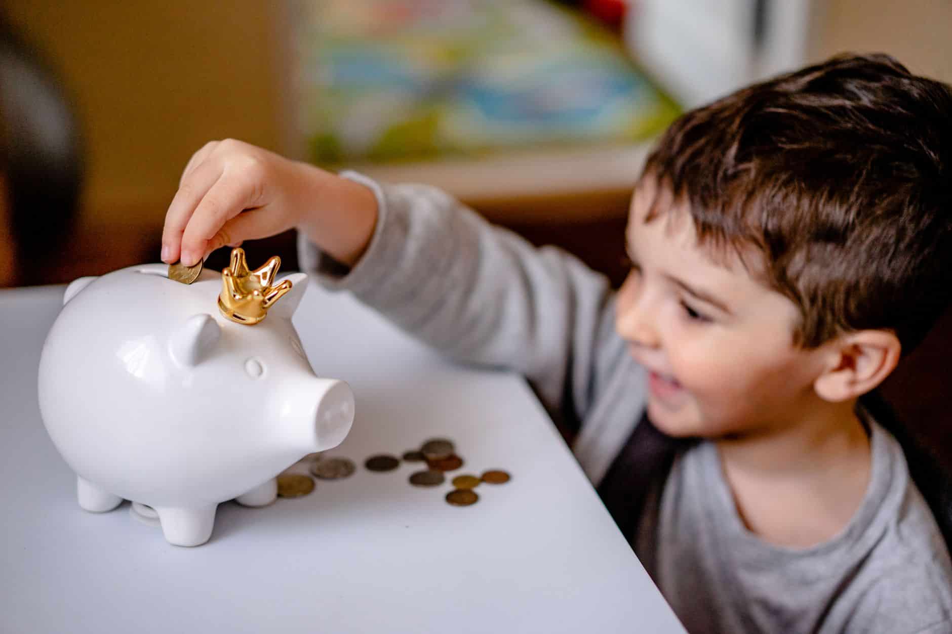 Épargnant analysant la fiscalité de son PEL en 2026