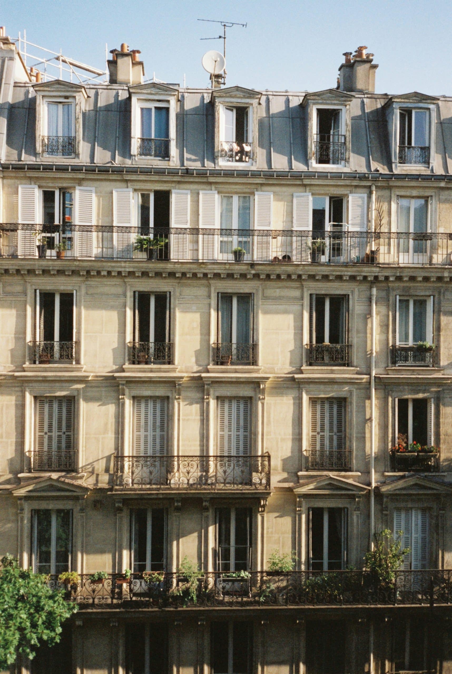 Hôtel particulier Paris 7e, transmission patrimoniale familiale Façade haussmannienne Paris 7e, hôtel particulier transmission patrimoniale Hephata
