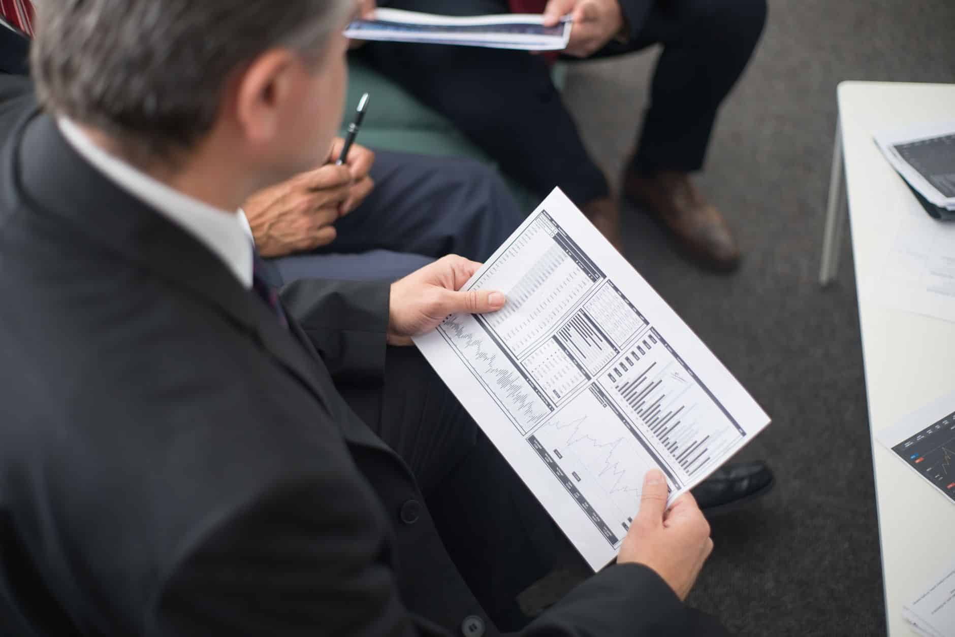 Retraité optimise retraits assurance vie après 8 ans