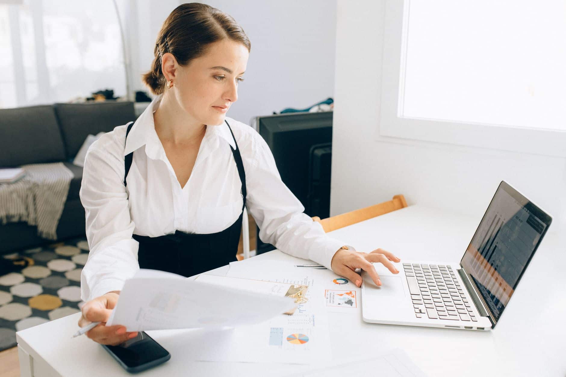 Propriétaire remplissant son pré-état daté en copropriété