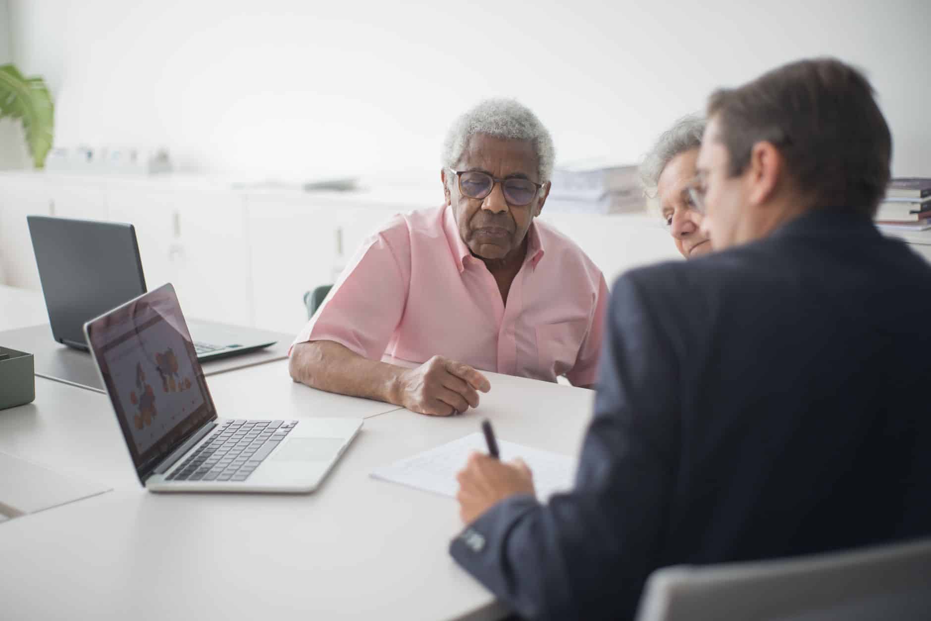 Rendez-vous courtier prêt immobilier senior après 60 ans
