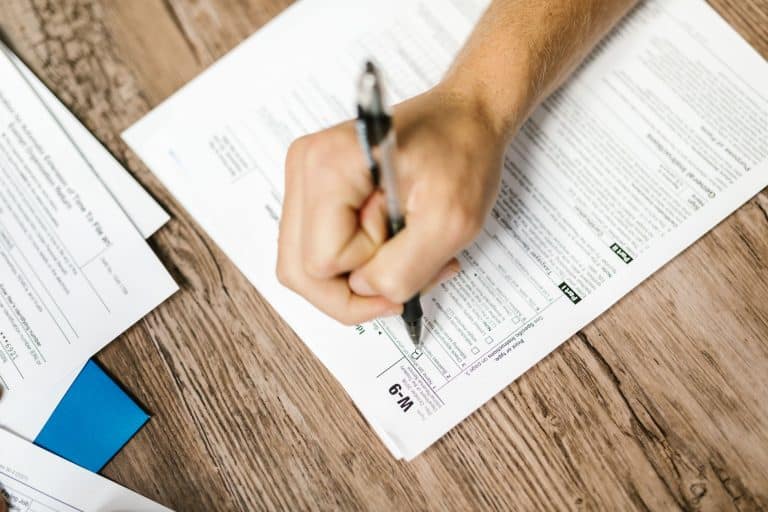 Déclarer un décès aux impôts formulaires administratifs français