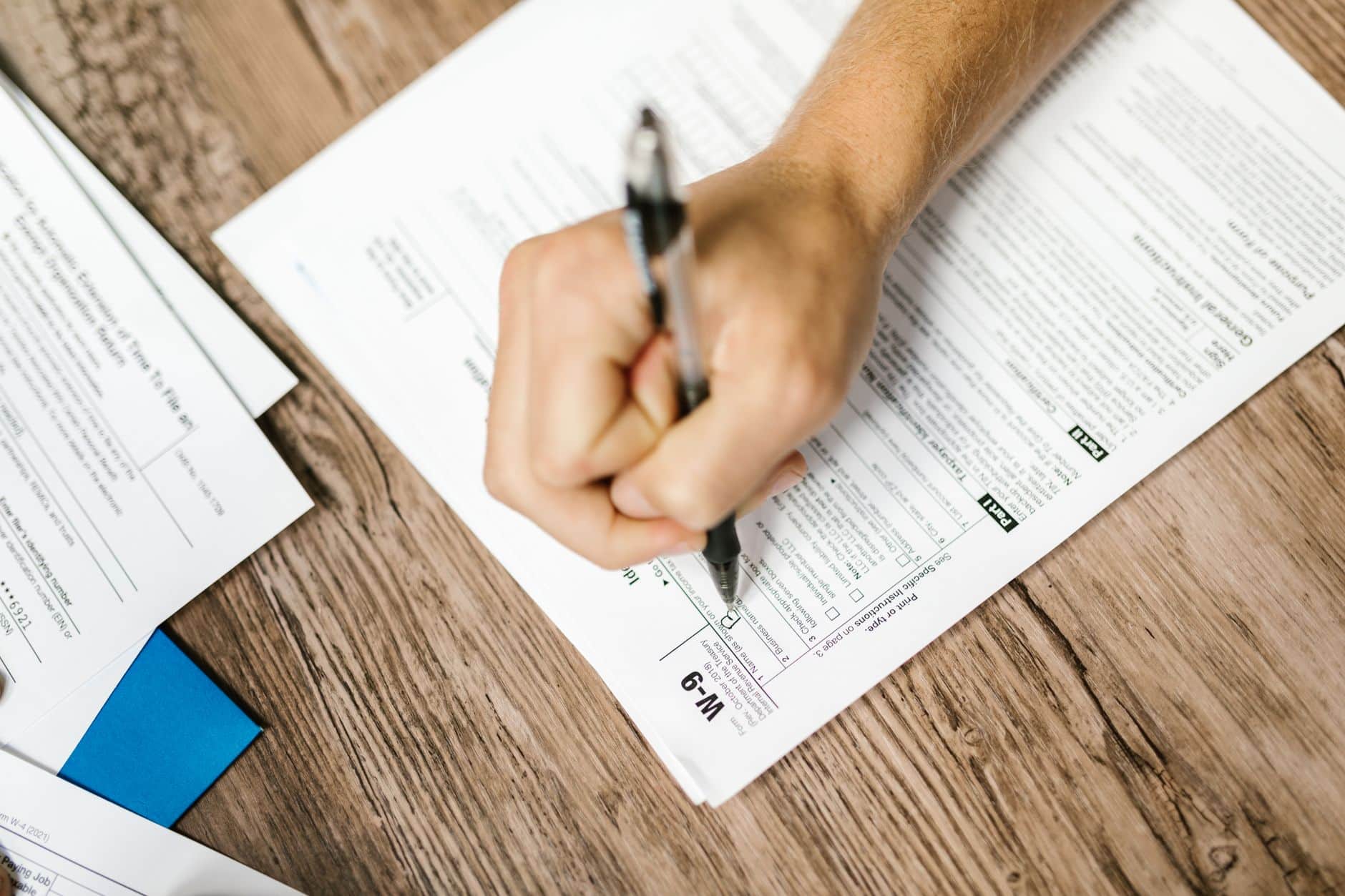 Déclarer un décès aux impôts formulaires administratifs français