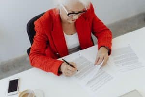 Abandon d'usufruit à 80 ans signé chez le notaire