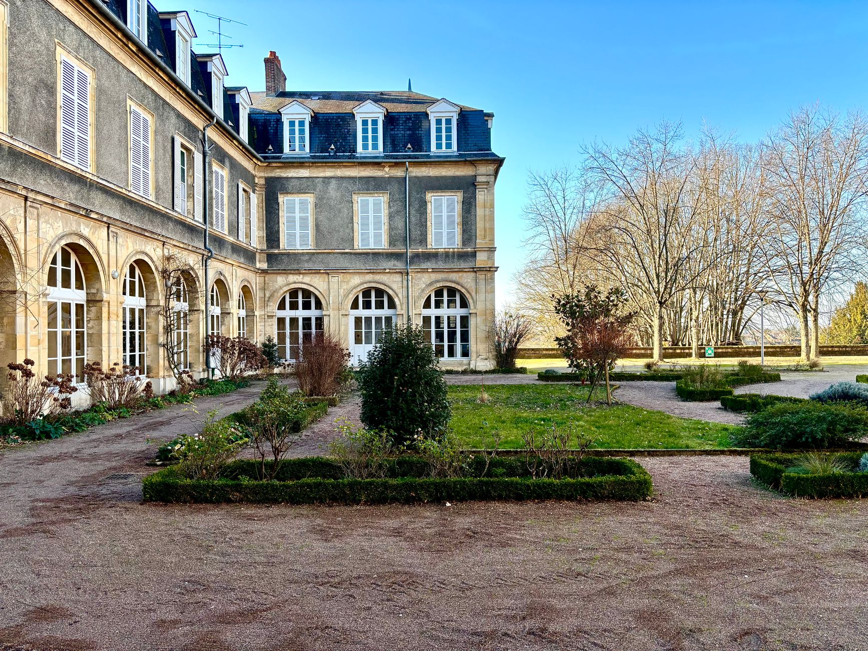 Vue aérienne domaine manoir France parc dépendances prestige